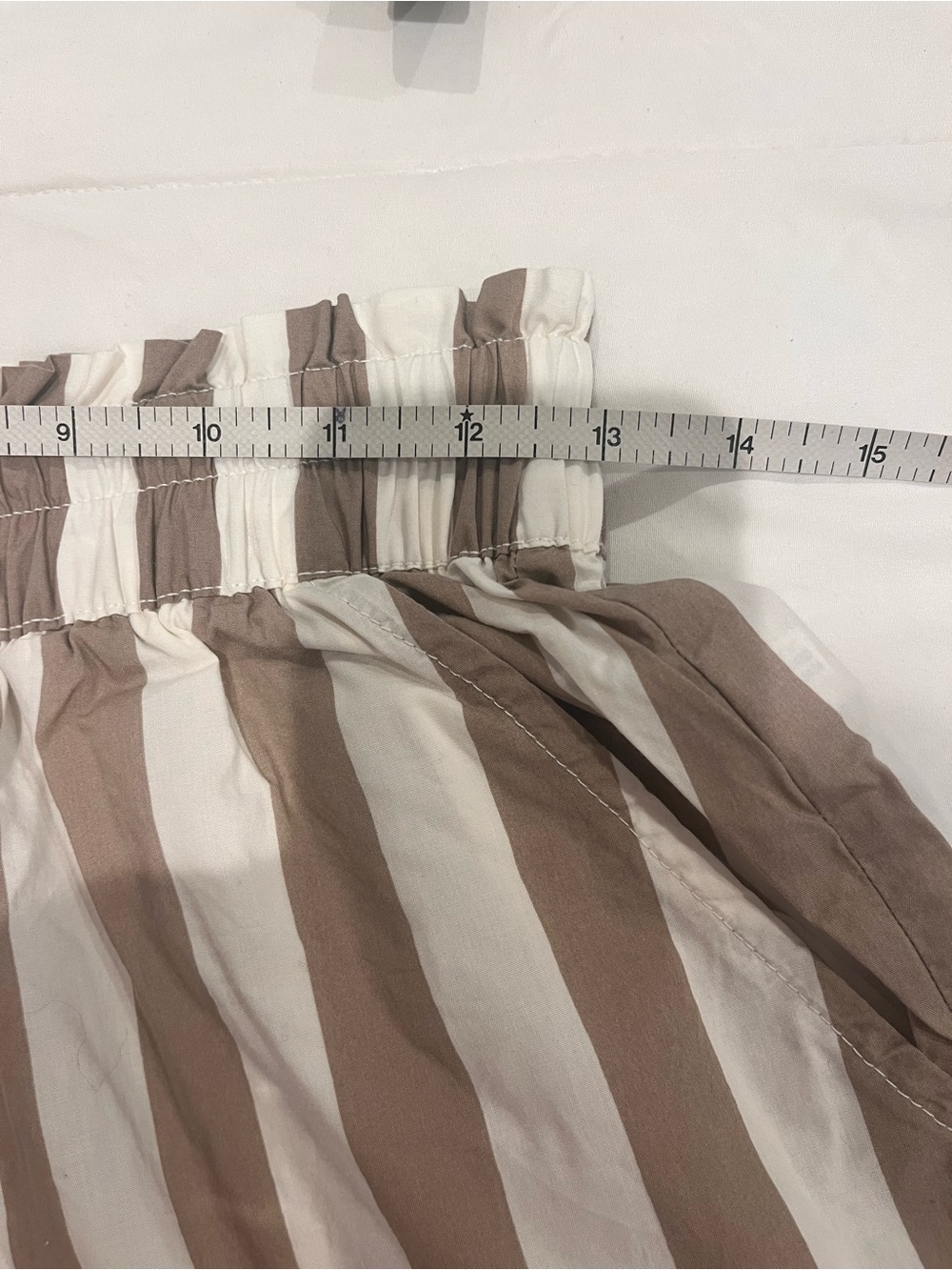Aerie Striped Tan White Shorts SMALL Pockets Pull on Elastic Casual Boxer Lounge - Picture 4 of 8